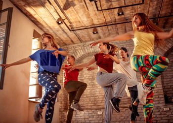 Taniec i kreatywność: jak ruch inspiruje artystów w innych dziedzinach sztuki